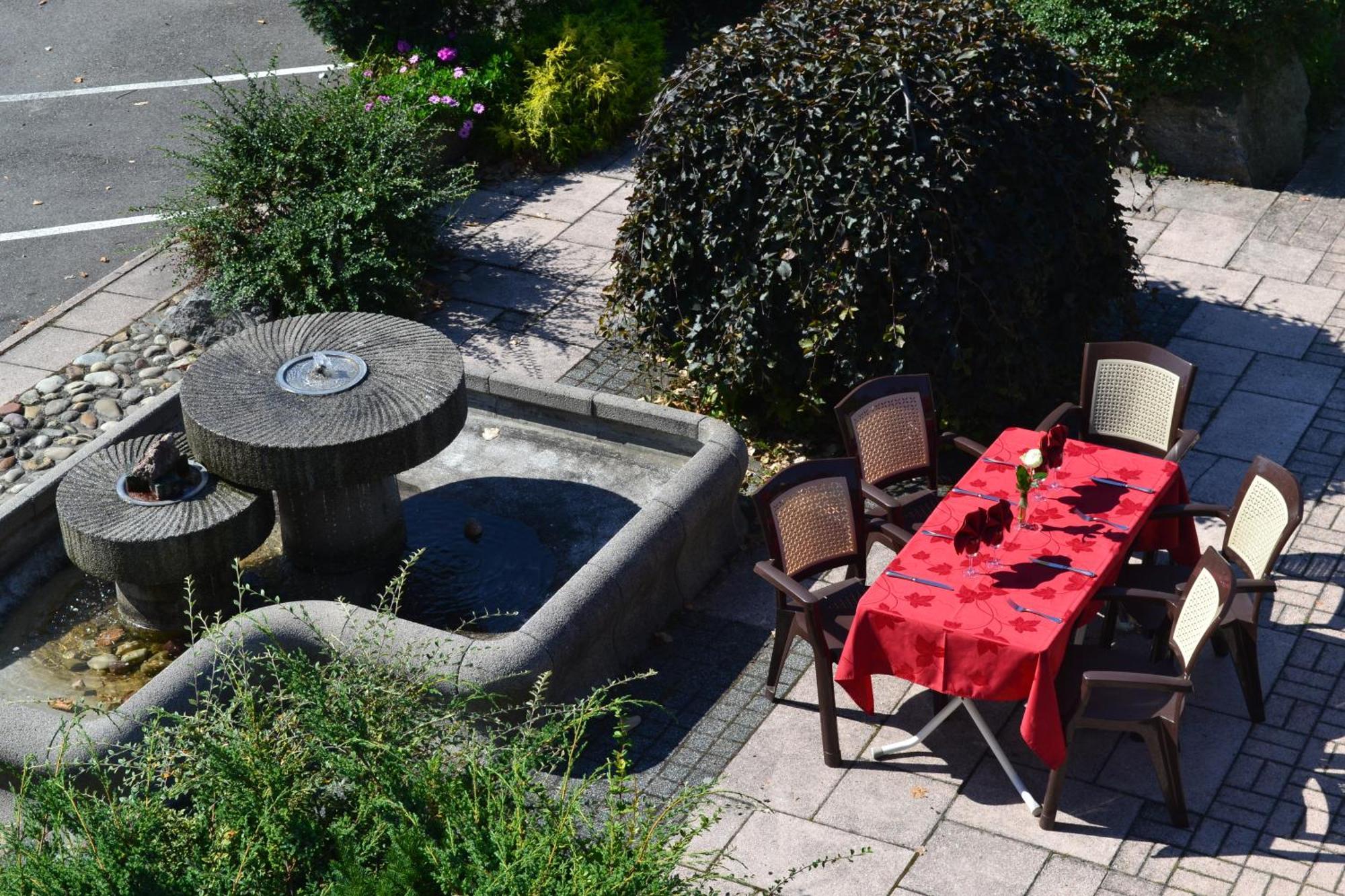 Hotel Restaurant Niemerich Pulversheim Exterior foto