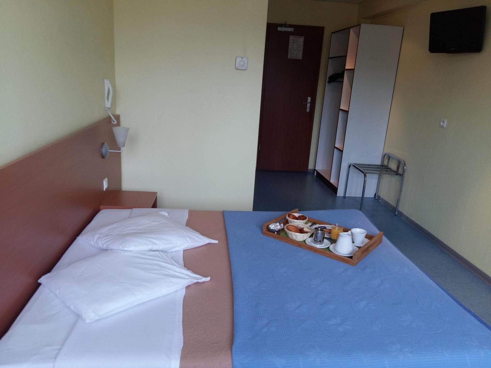 Hotel Restaurant Niemerich Pulversheim Zimmer foto